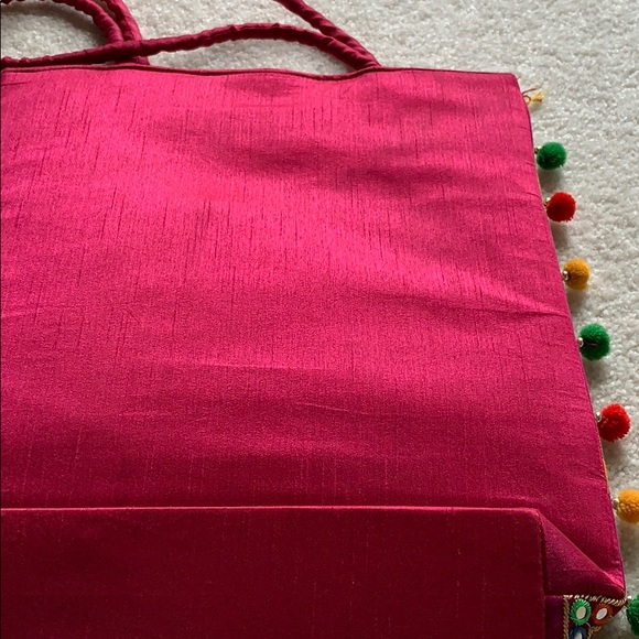 Handmade Embroided zipper tote bag - Picture 6 of 6